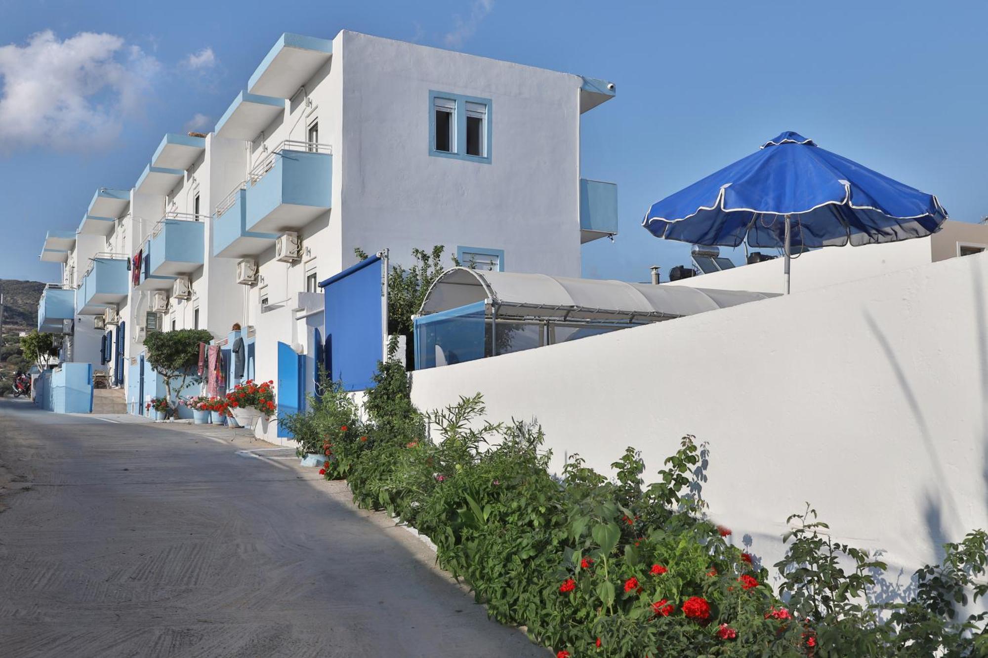 Helios Studios & Apartments Makrýgialos 外观 照片