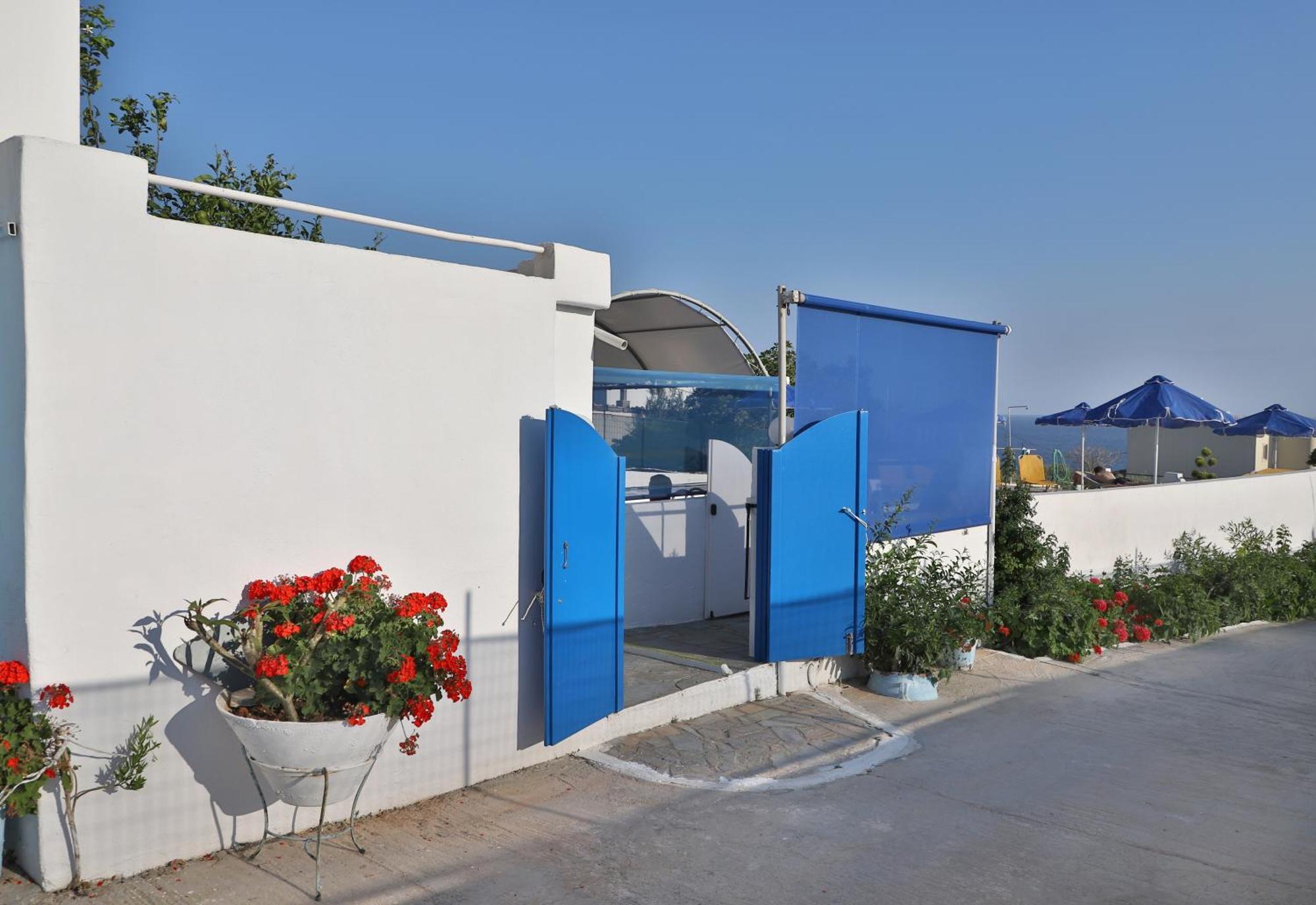 Helios Studios & Apartments Makrýgialos 外观 照片