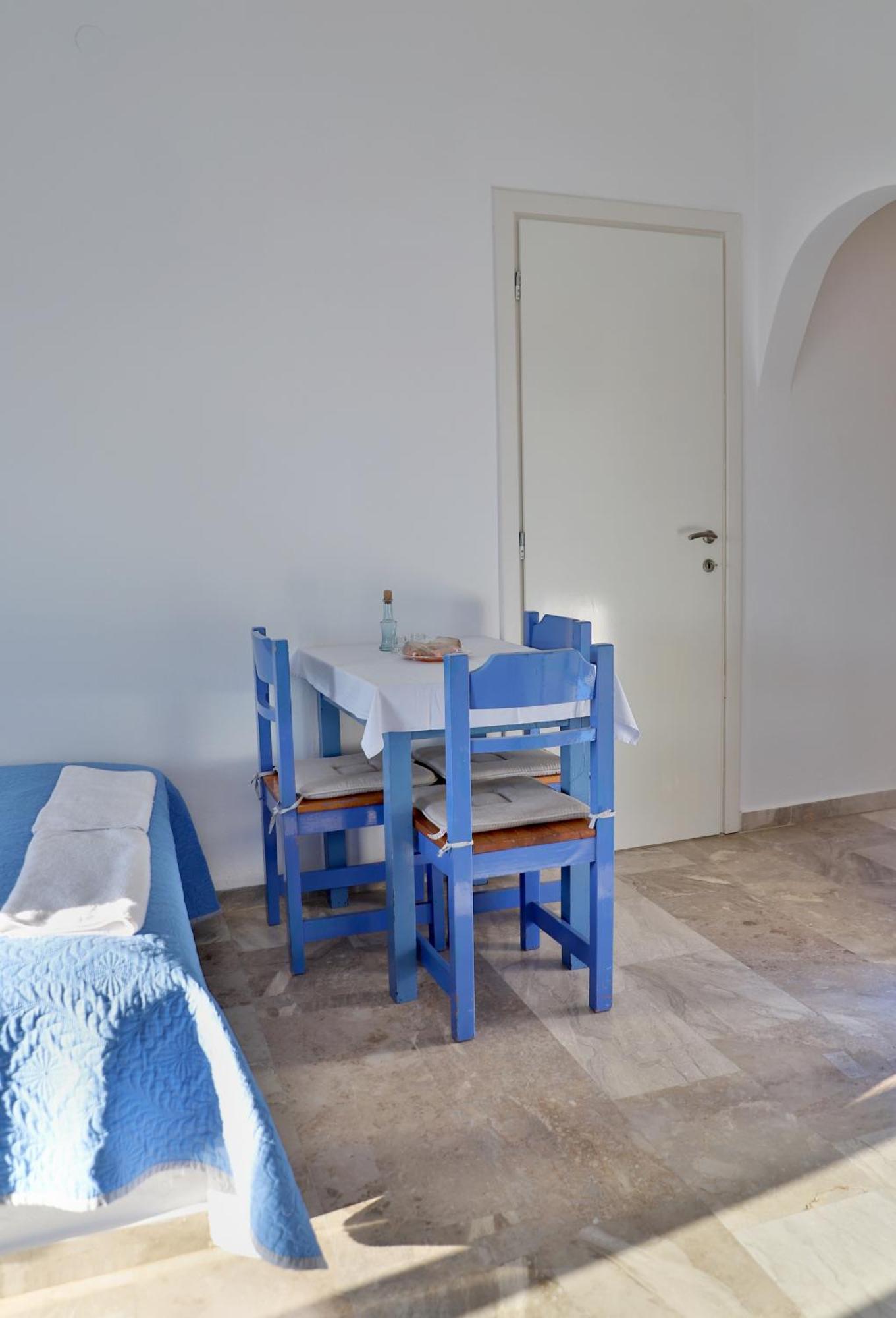 Helios Studios & Apartments Makrýgialos 外观 照片