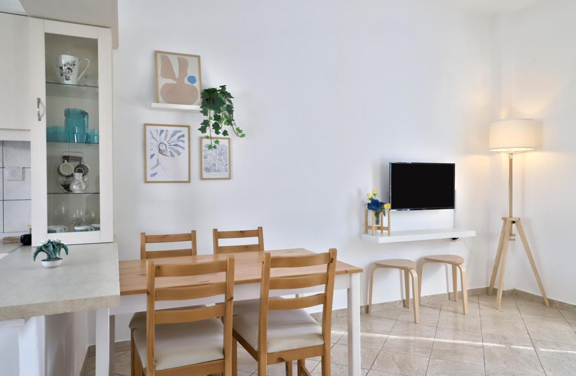 Helios Studios & Apartments Makrýgialos 外观 照片