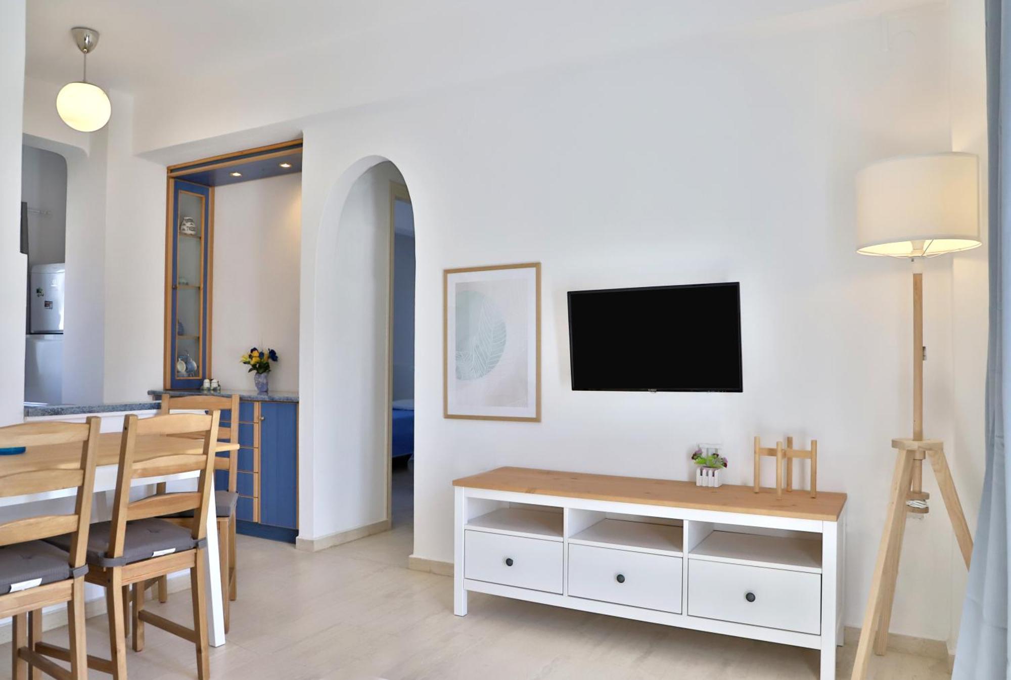 Helios Studios & Apartments Makrýgialos 外观 照片