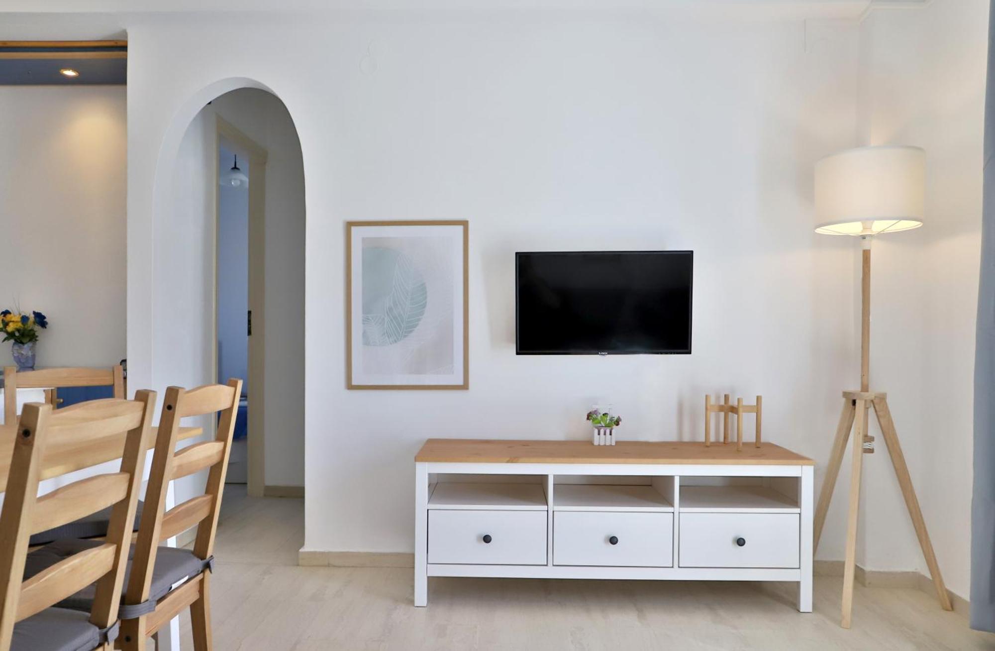 Helios Studios & Apartments Makrýgialos 外观 照片