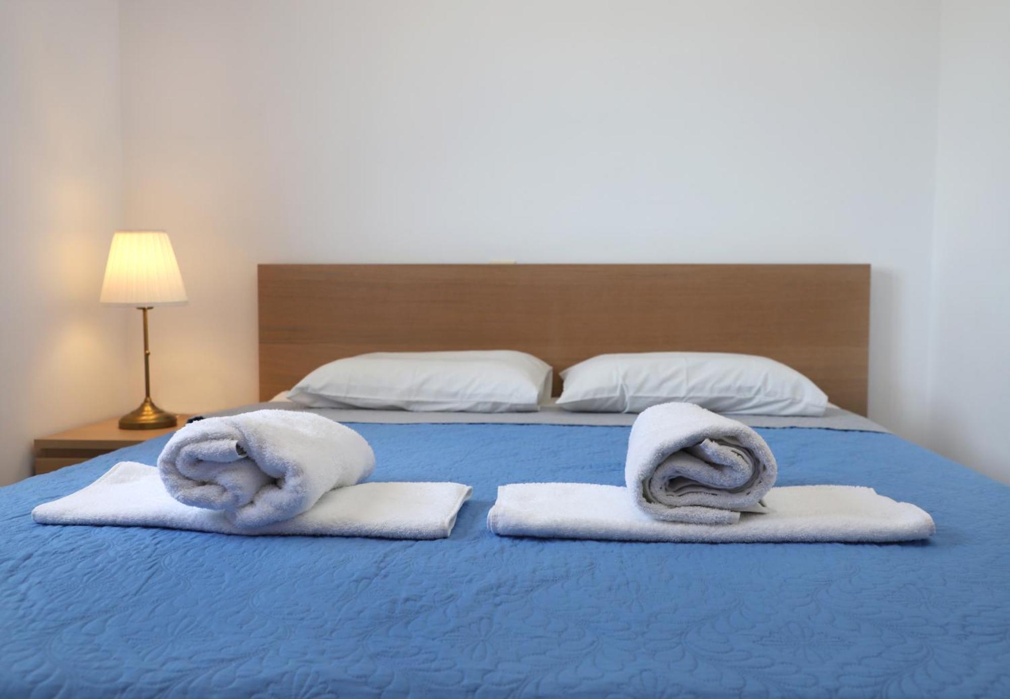 Helios Studios & Apartments Makrýgialos 外观 照片