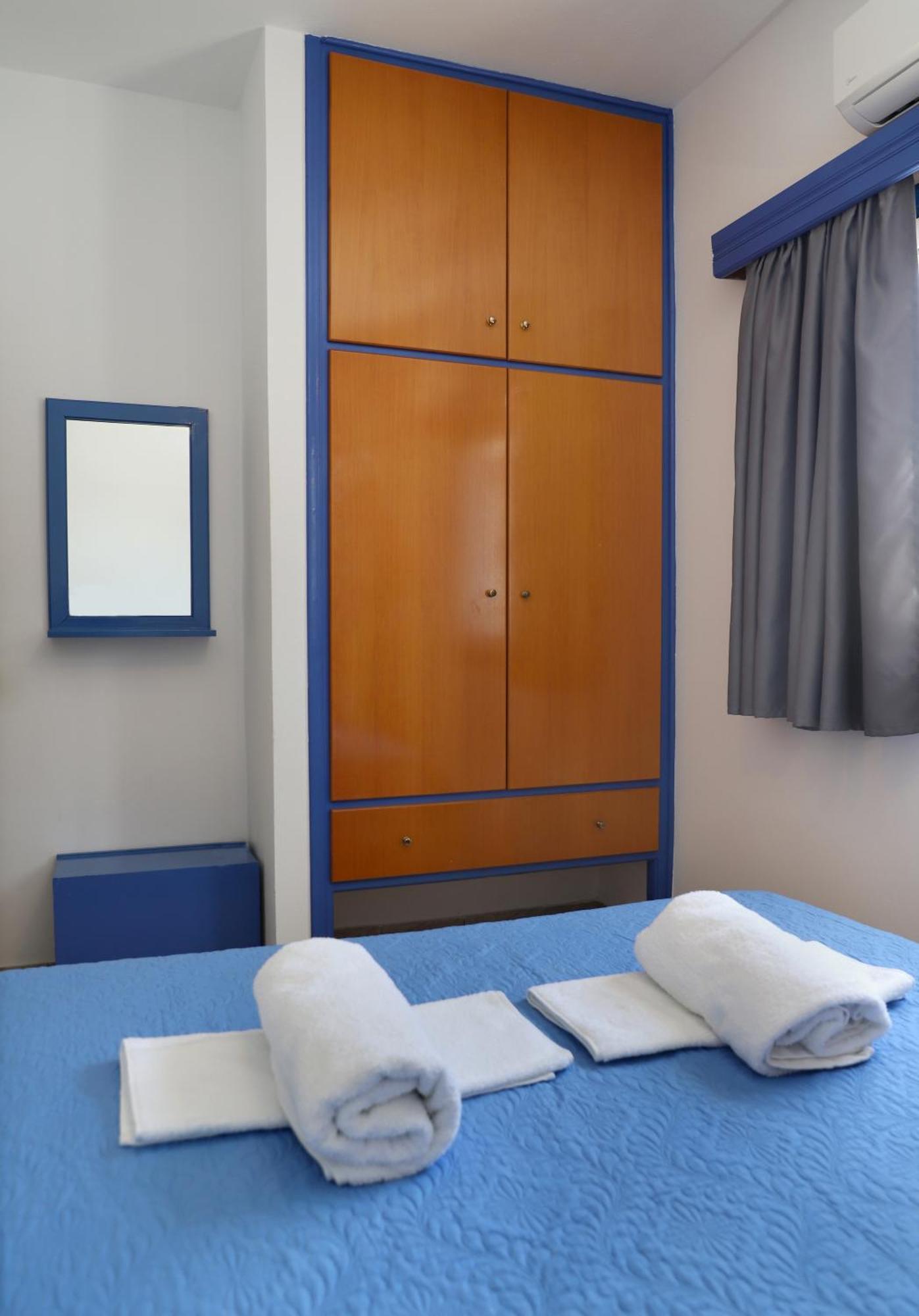 Helios Studios & Apartments Makrýgialos 外观 照片