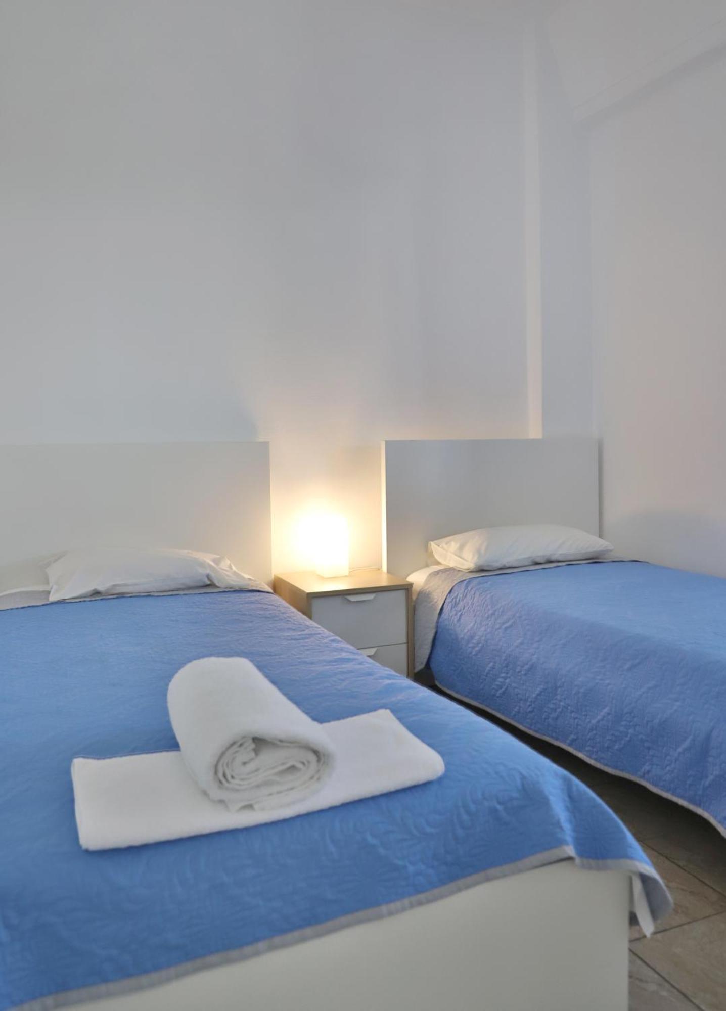Helios Studios & Apartments Makrýgialos 外观 照片