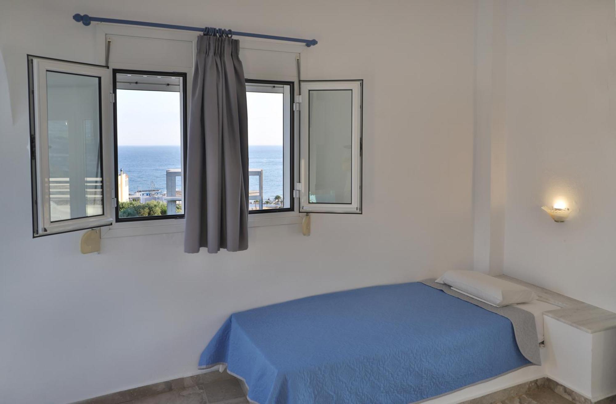 Helios Studios & Apartments Makrýgialos 外观 照片