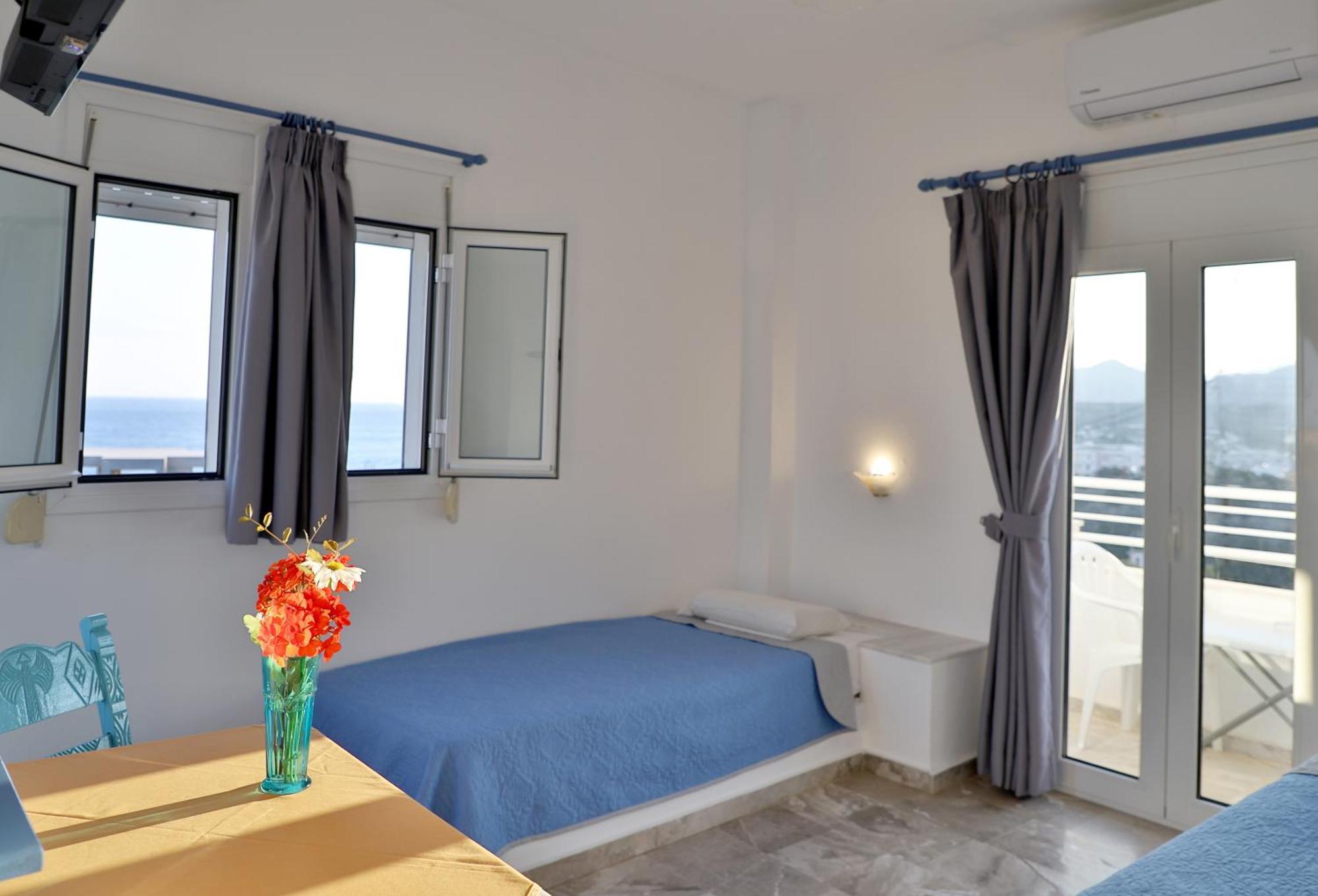 Helios Studios & Apartments Makrýgialos 外观 照片